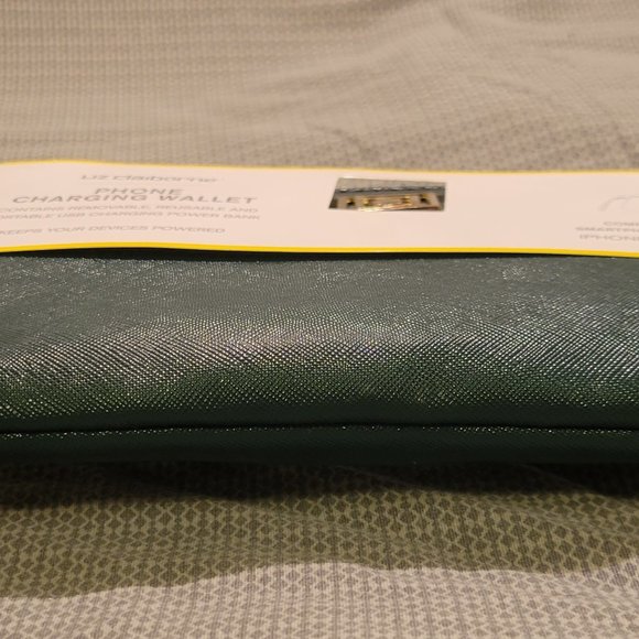 Liz Claiborne Power Bank Phone Charging Wallet Clutch in Forest Green NWT - Picture 13 of 13
